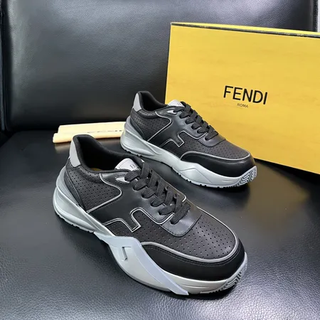 フェンディ スニーカー