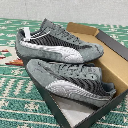 プーマ スニーカー