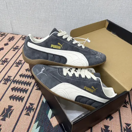 プーマ スニーカー