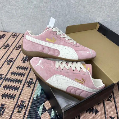 プーマ スニーカー