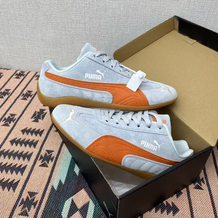 プーマ スニーカー