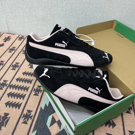 プーマ スニーカー