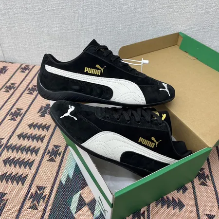 プーマ スニーカー