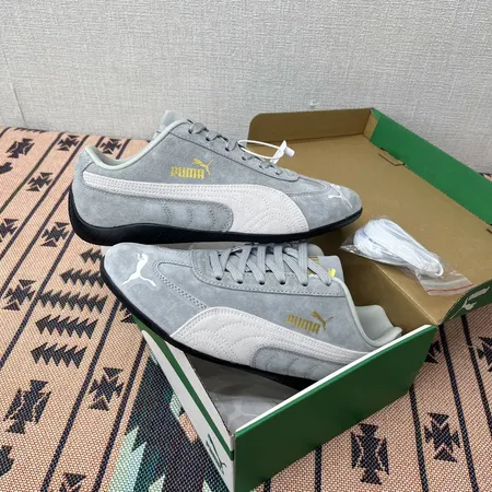 プーマ スニーカー