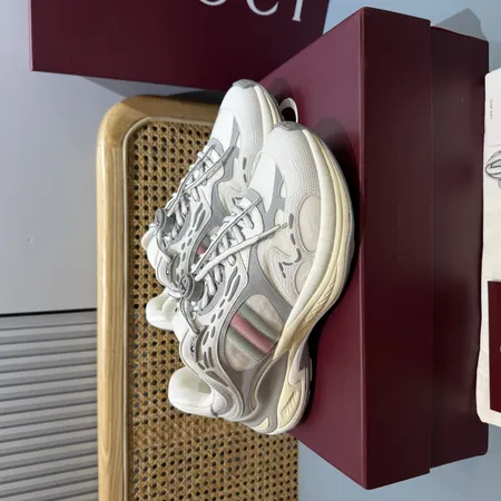 グッチ スニーカー