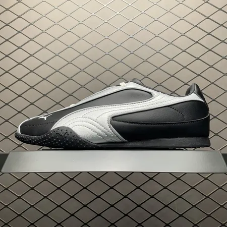 プーマ カジュアルシューズ