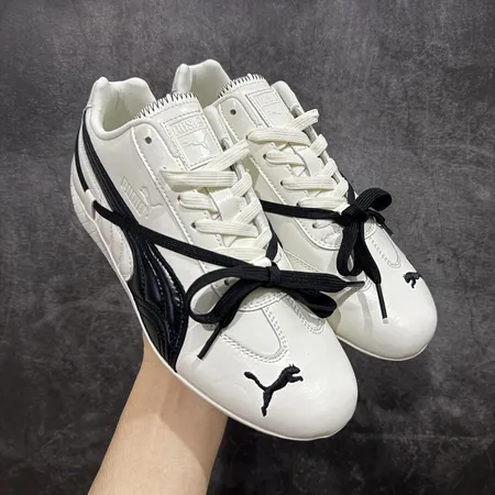 プーマ スニーカー