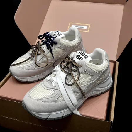 ミュウミュウ スニーカー