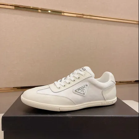 プラダ カジュアルシューズ