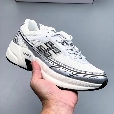 ジバンシィ スニーカー