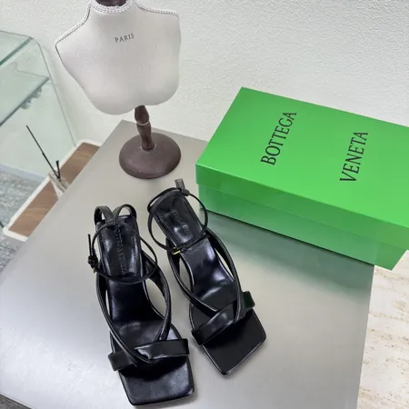 ボッテガ ヴェネタ サンダル