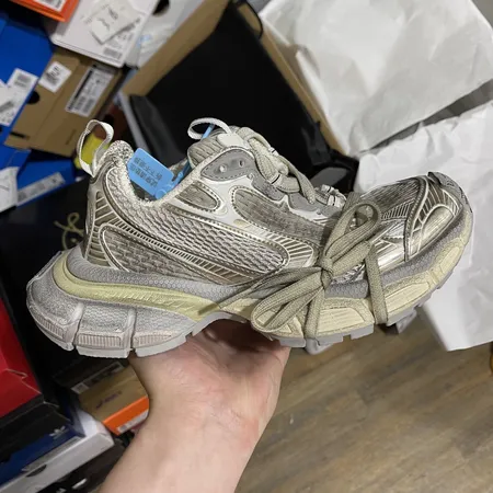 バレンシアガ スニーカー