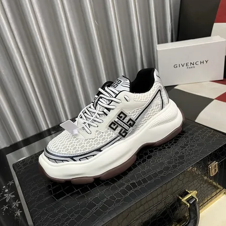 ジバンシィ スニーカー