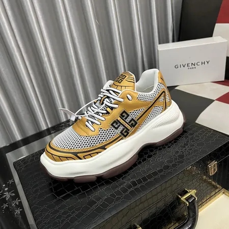 ジバンシィ スニーカー