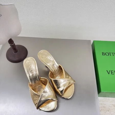 ボッテガ ヴェネタ サンダル