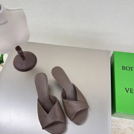 ボッテガ ヴェネタ サンダル