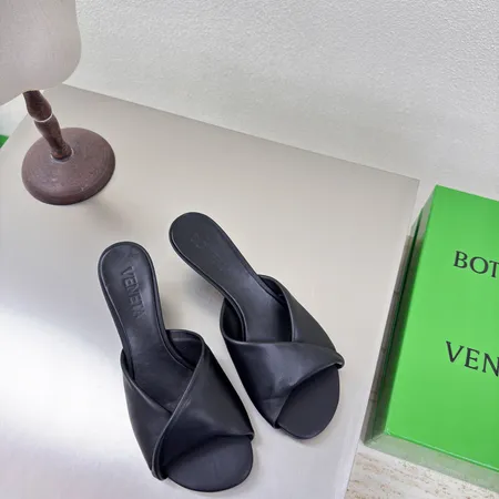 ボッテガ ヴェネタ サンダル