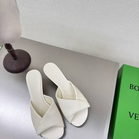 ボッテガ ヴェネタ サンダル