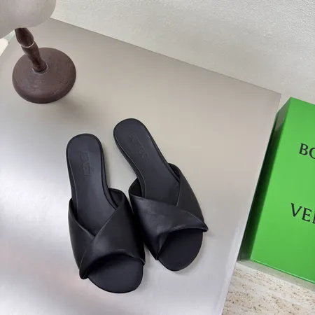 ボッテガ ヴェネタ スリッパ