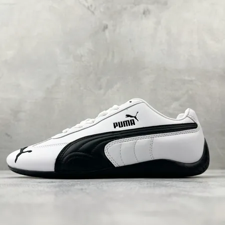 プーマ スニーカー