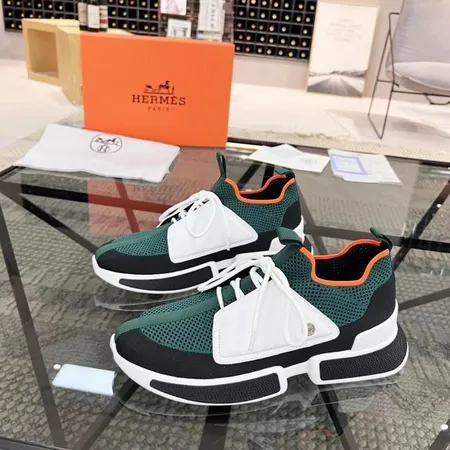 エルメス スニーカー