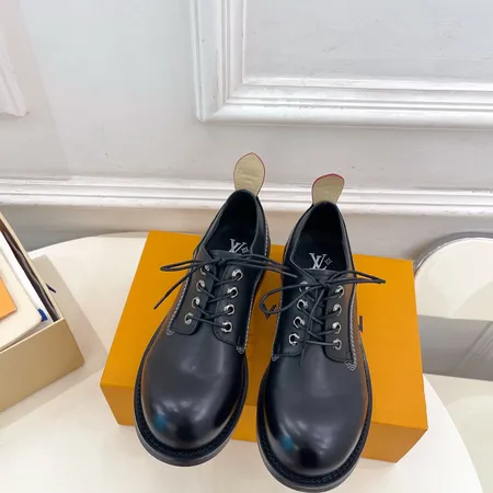 ルイヴィトン カジュアルシューズ