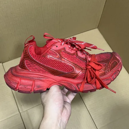 バレンシアガ スニーカー