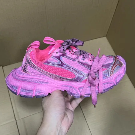 バレンシアガ スニーカー