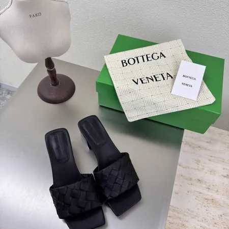 ボッテガ ヴェネタ スリッパ