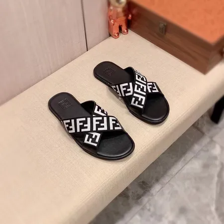 フェンディ スリッパ