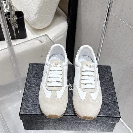 プラダ カジュアルシューズ