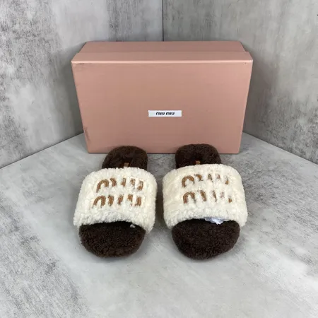 ミュウミュウ スリッパ