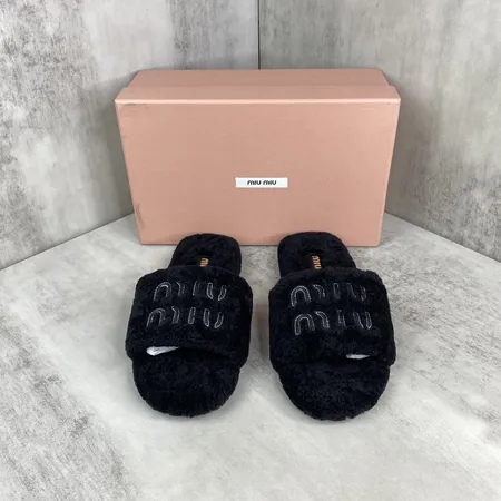 ミュウミュウ スリッパ