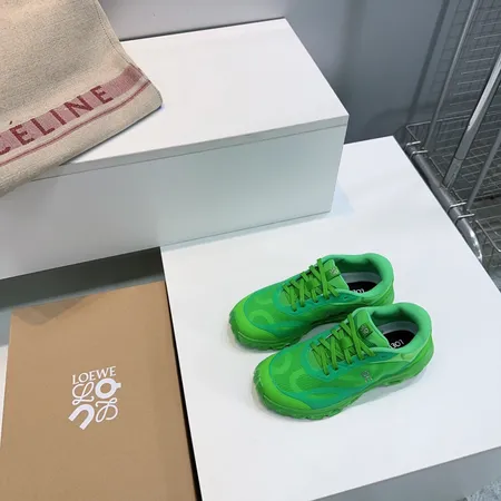 ロエベ スニーカー