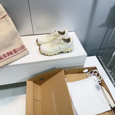 ロエベ スニーカー