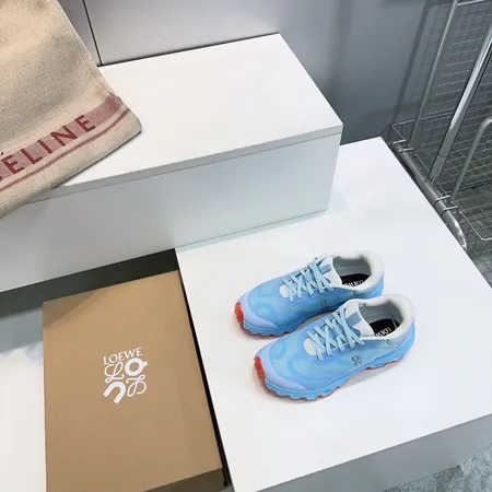 ロエベ スニーカー