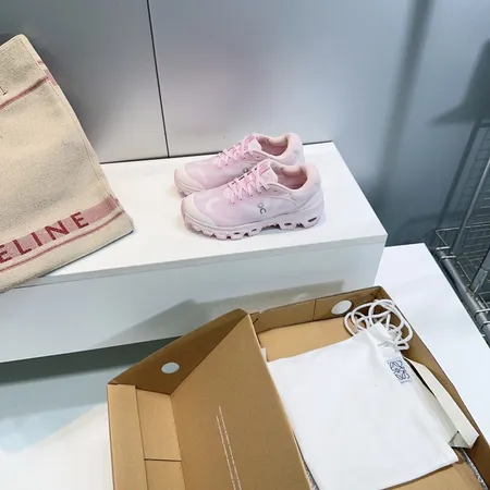 ロエベ スニーカー