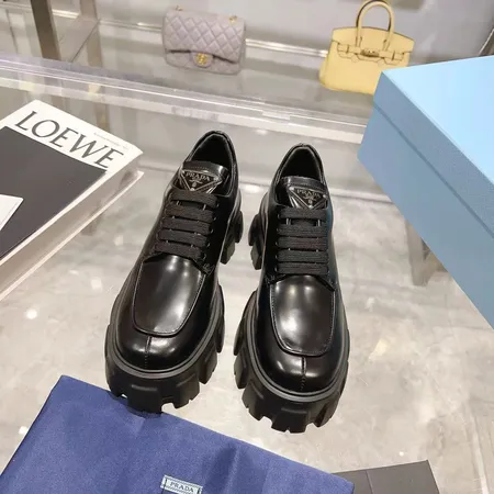 プラダ カジュアルシューズ