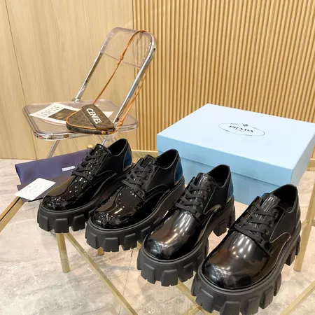 プラダ カジュアルシューズ