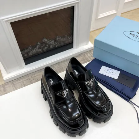 プラダ ビジネスシューズ