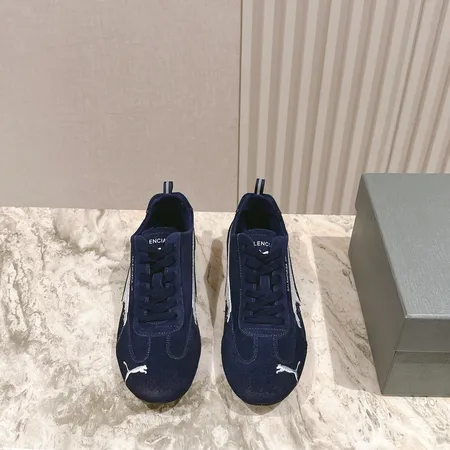 バレンシアガ カジュアルシューズ