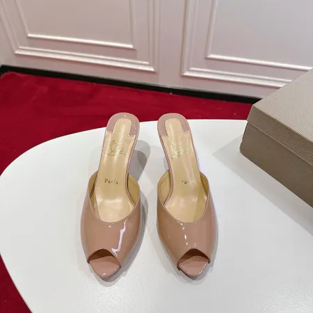 クリスチャン・ルブタン サンダル