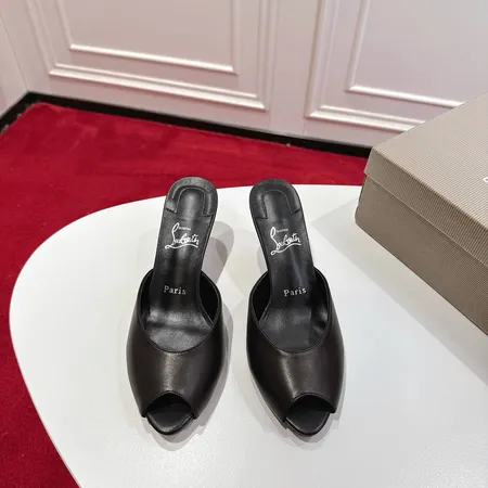 クリスチャン・ルブタン サンダル