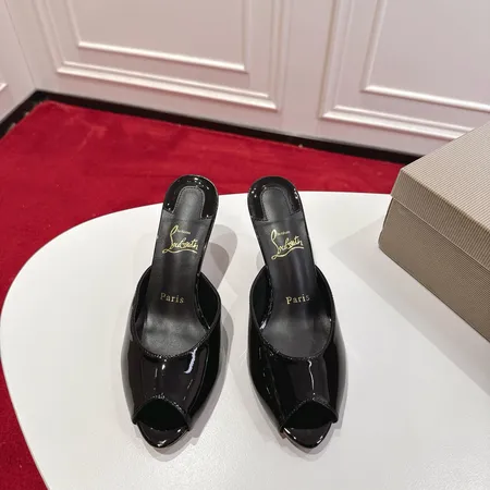 クリスチャン・ルブタン サンダル