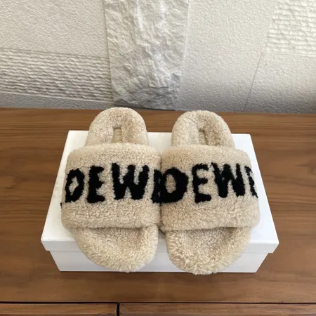 ロエベ スリッパ