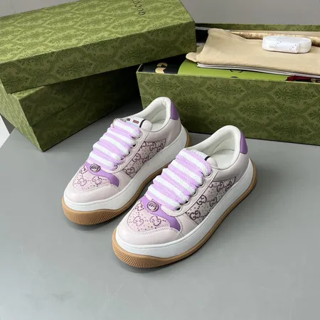 グッチ カジュアルシューズ