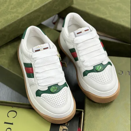 グッチ カジュアルシューズ