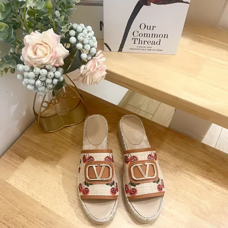 ヴァレンティノ スリッパ