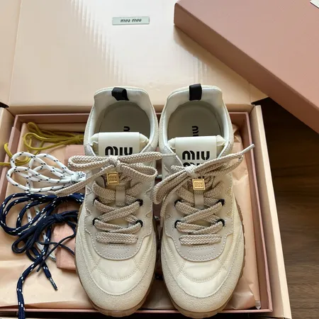 ミュウミュウ カジュアルシューズ