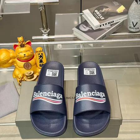 バレンシアガ スリッパ